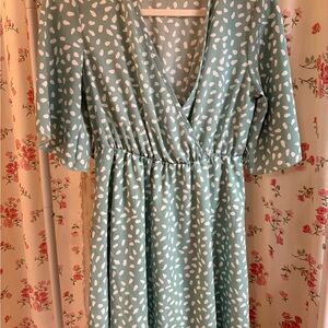 Chic Green Patterned Flowy Sleeve Dress